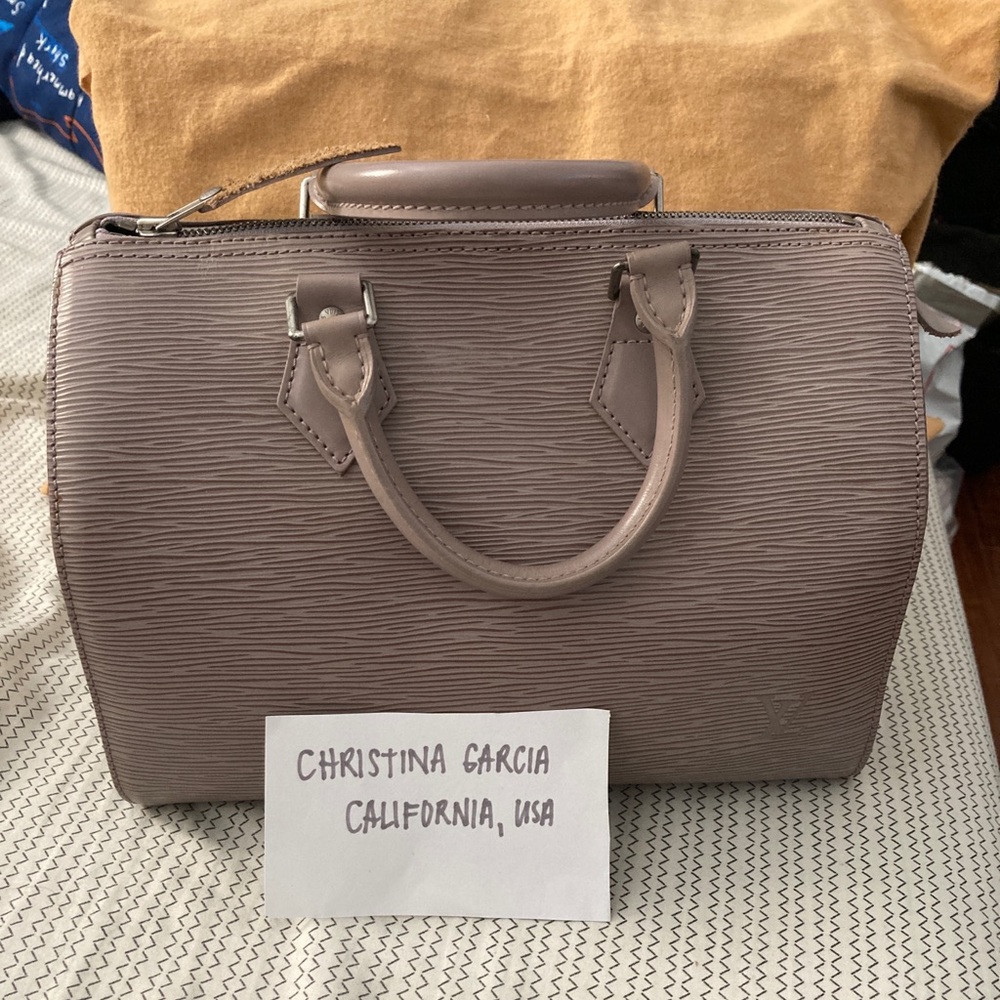 Authentic LOUIS VUITTON Epi Speedy 25